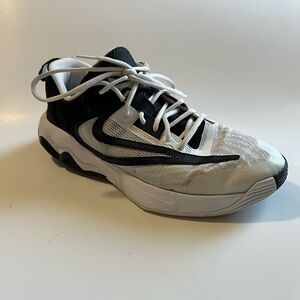 Nike Giannis Immortality 3 Men's Size 9.5 White Black Basketball Shoes Sneakers